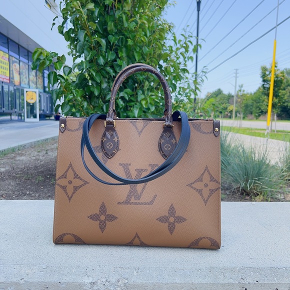 Louis Vuitton Reverse Monogram Giant Onthego MM bag - Picture 3 of 6